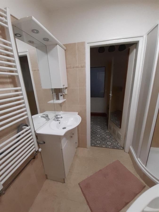 Soukromy Pokoj V Srdci Prahy Apartment Prague Luaran gambar